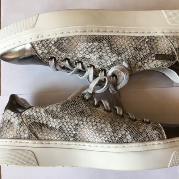 Mephisto snake print leather sneakers size 7-1/2 - Picture 3 of 9